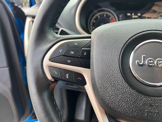 Used 2018 Jeep Cherokee Latitude w/ Altitude Package AWD/4WD image 15