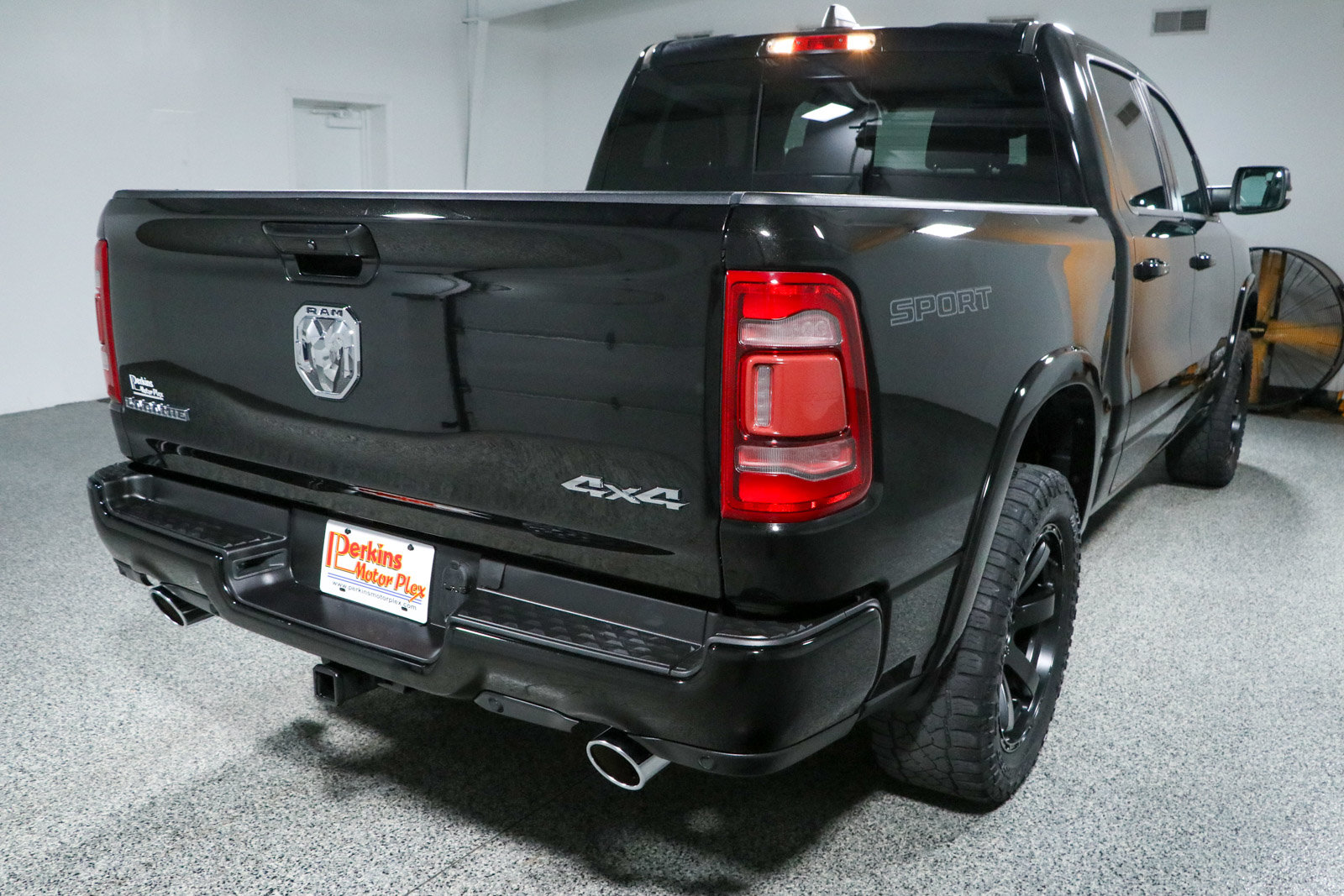 Used 2021 RAM 1500 Laramie w/ Sport Appearance Package AWD/4WD image 7