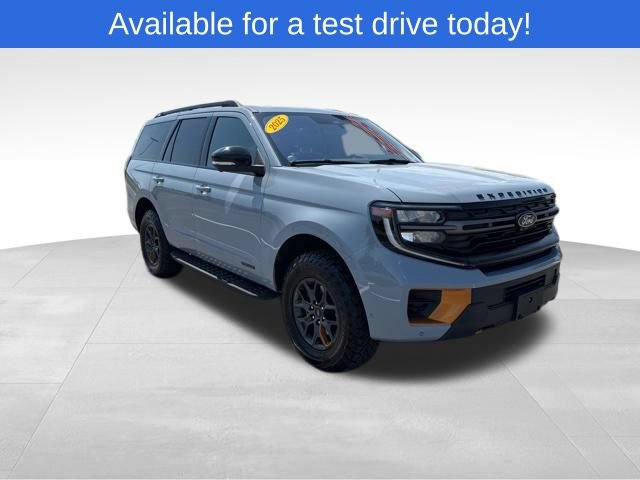Used 2025 Ford Expedition Tremor AWD/4WD image 3