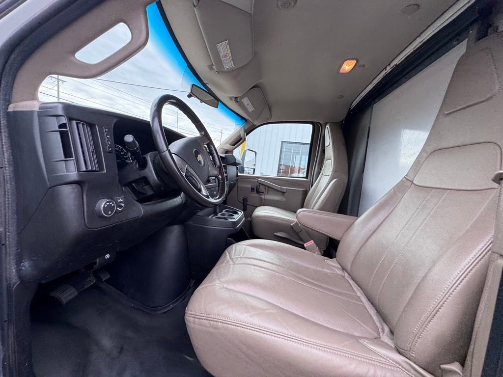 Used 2016 Chevrolet Express 3500 image 12