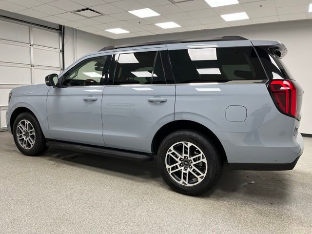 Used 2025 Ford Expedition Active AWD/4WD image 7