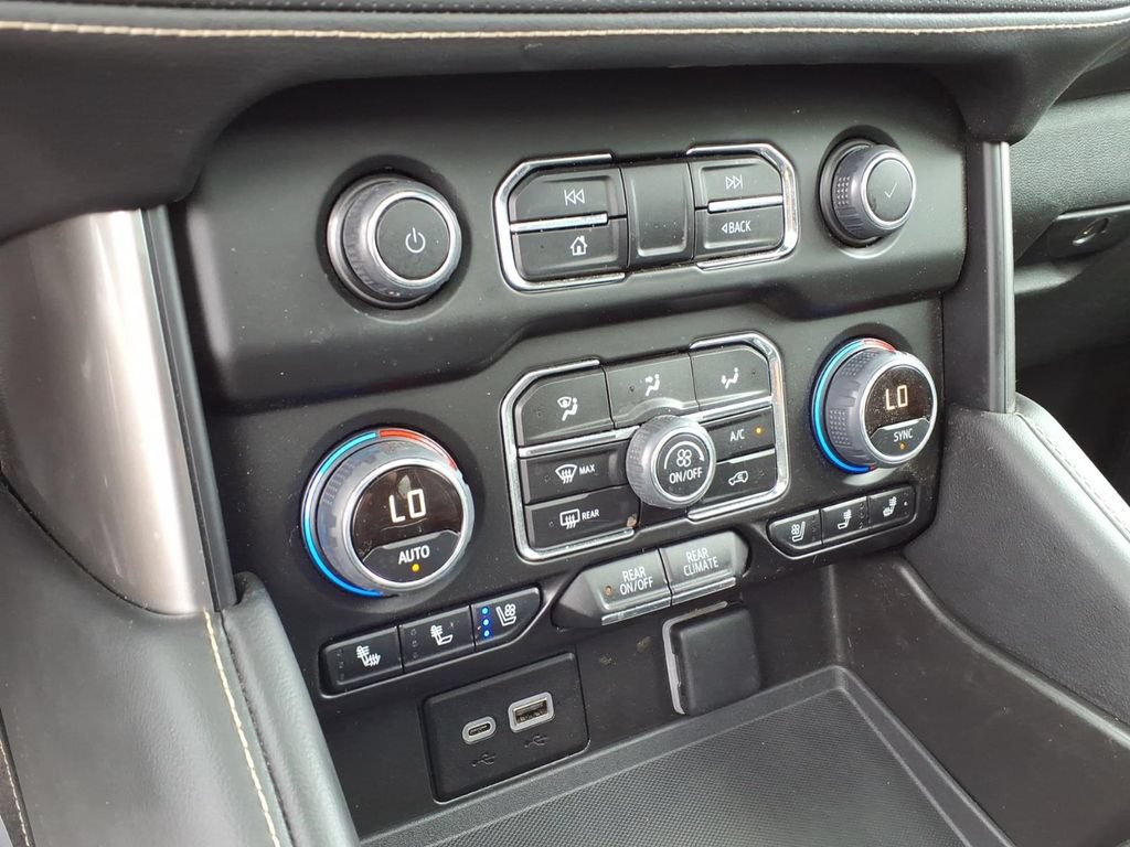 Used 2023 Chevrolet Suburban Premier AWD/4WD image 27