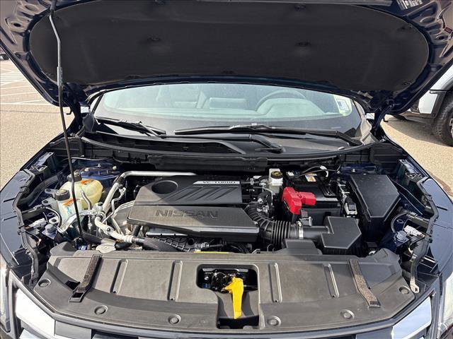 Used 2025 Nissan Rogue SV image 23