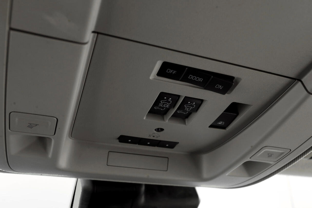 Used 2018 Chevrolet Silverado 2500 LTZ image 18