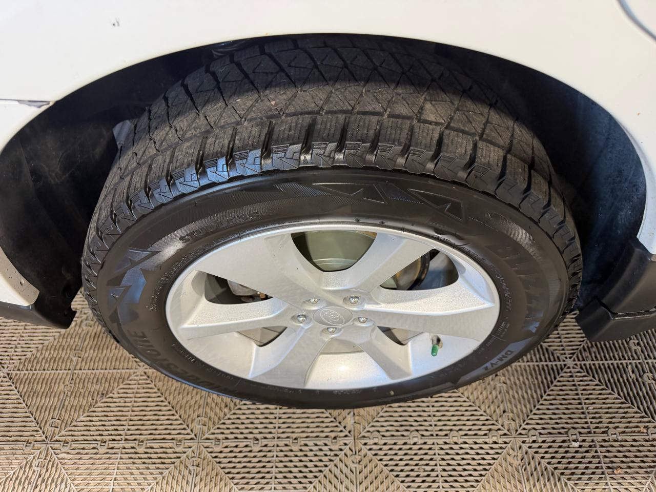 Used 2013 Subaru Outback 2.5i Premium w/ All-Weather Pkg AWD/4WD image 18