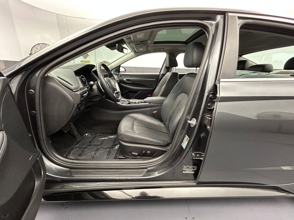 Used 2023 Hyundai Sonata Limited w/ Preferred Accessory Package FWD image 57