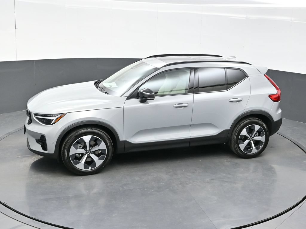 New 2026 Volvo XC40 B5 Plus w/ Protection Package Premier AWD/4WD image 33