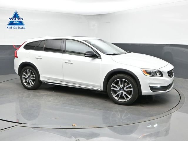 Used 2017 Volvo V60 T5 Cross Country Platinum AWD/4WD image 1