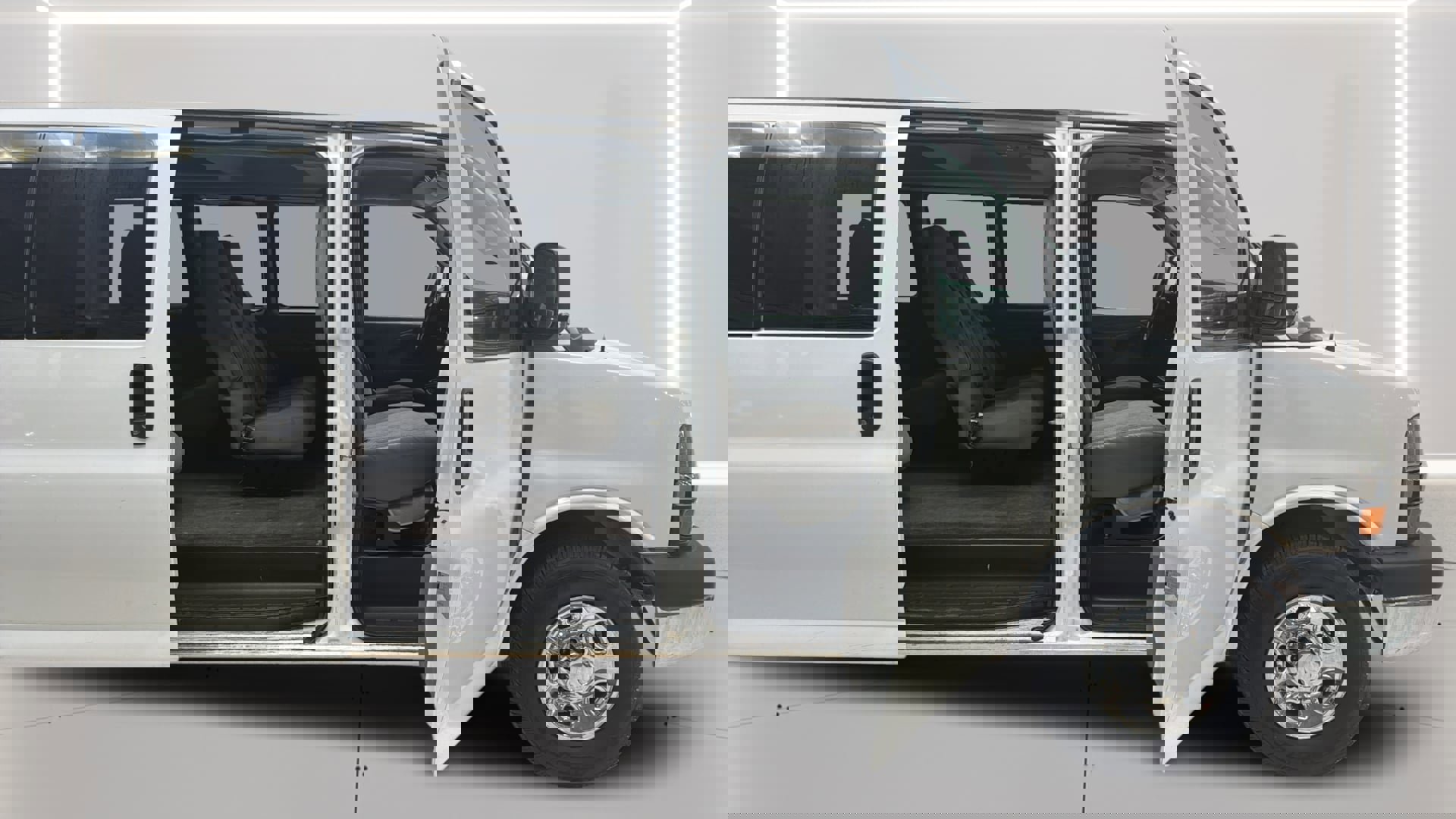 Used 2016 Chevrolet Express 3500 LT w/ LT Preferred Equipment Group image 17