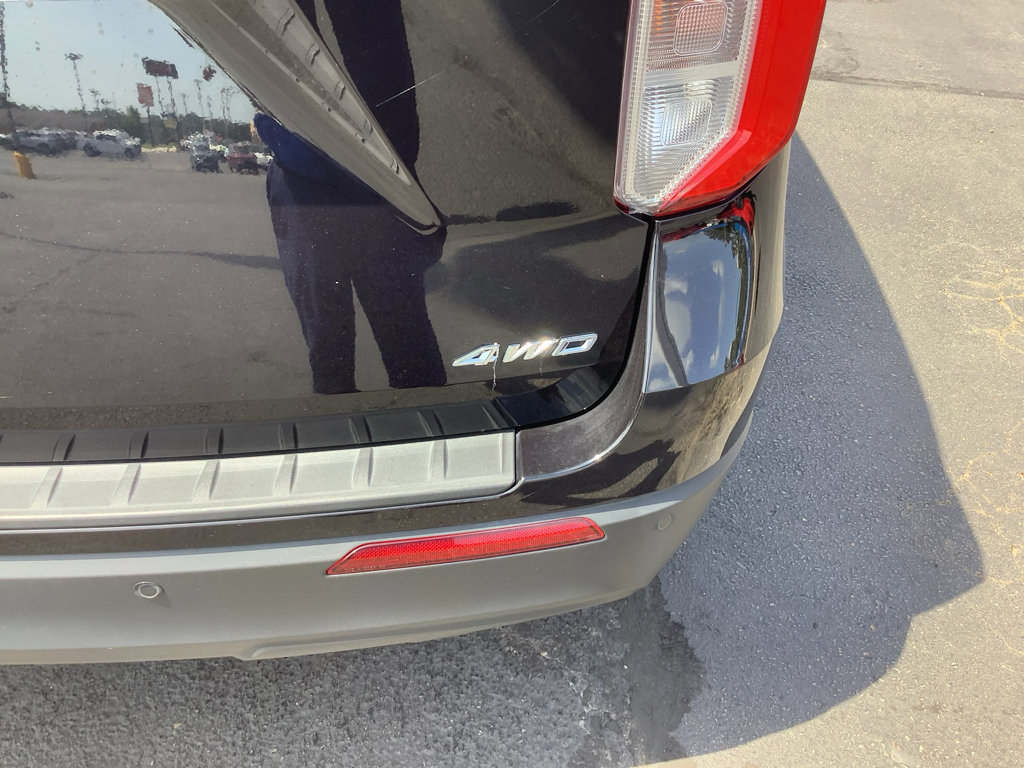 Used 2022 Ford Explorer XLT image 9