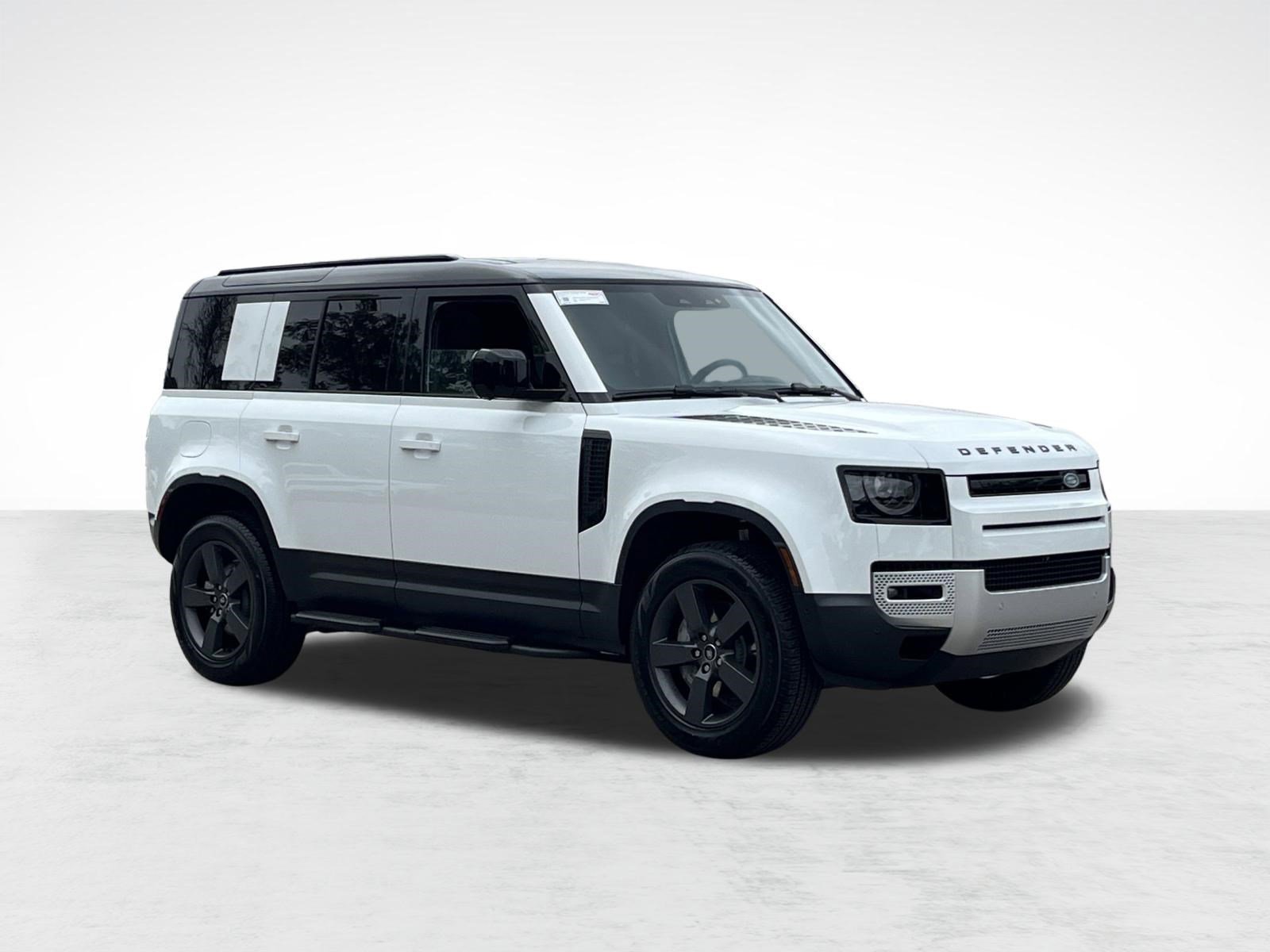 Used 2025 Land Rover Defender 110 S image 6