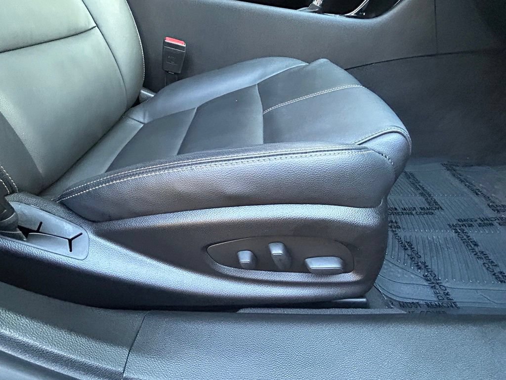 Used 2018 Chevrolet Impala LT w/ Sunroof and Spoiler Package FWD image 27