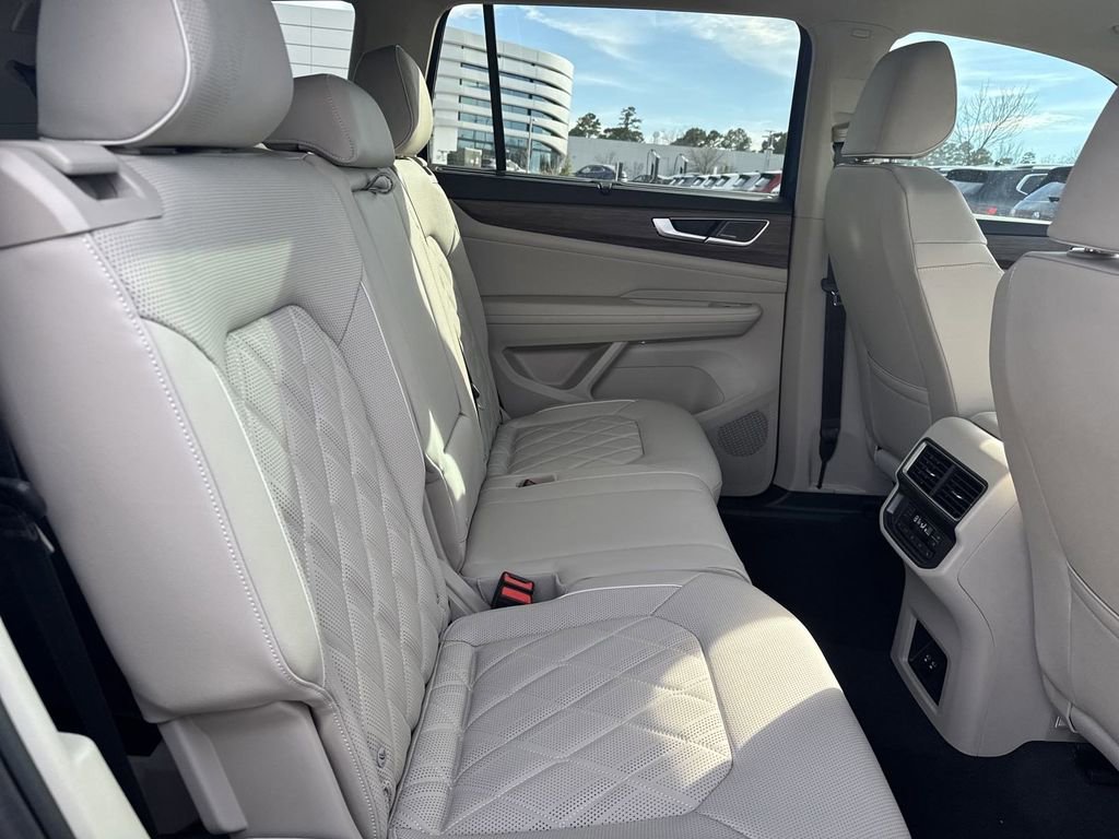 New 2025 Volkswagen Atlas SEL Premium R-Line image 17