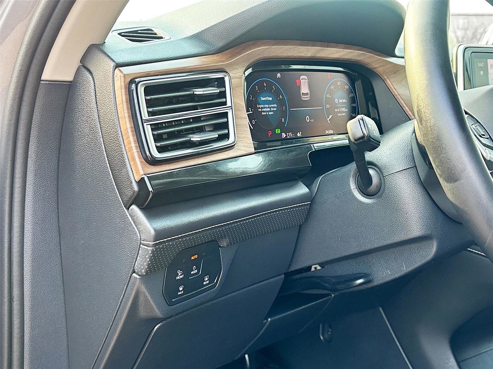 Used 2025 Volkswagen Atlas SE image 10