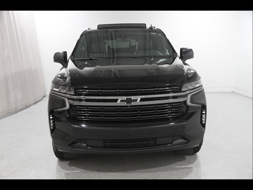 Used 2022 Chevrolet Suburban RST w/ Luxury Package AWD/4WD image 2