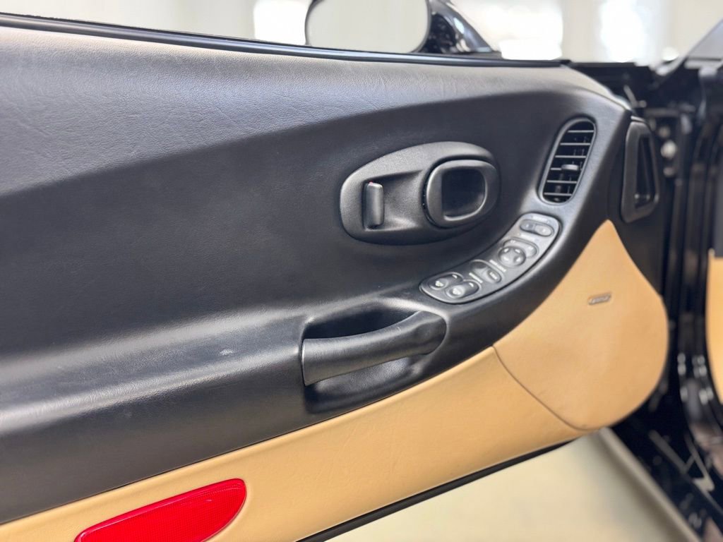 Used 2002 Chevrolet Corvette Convertible w/ Preferred Equipment Group2 RWD image 8