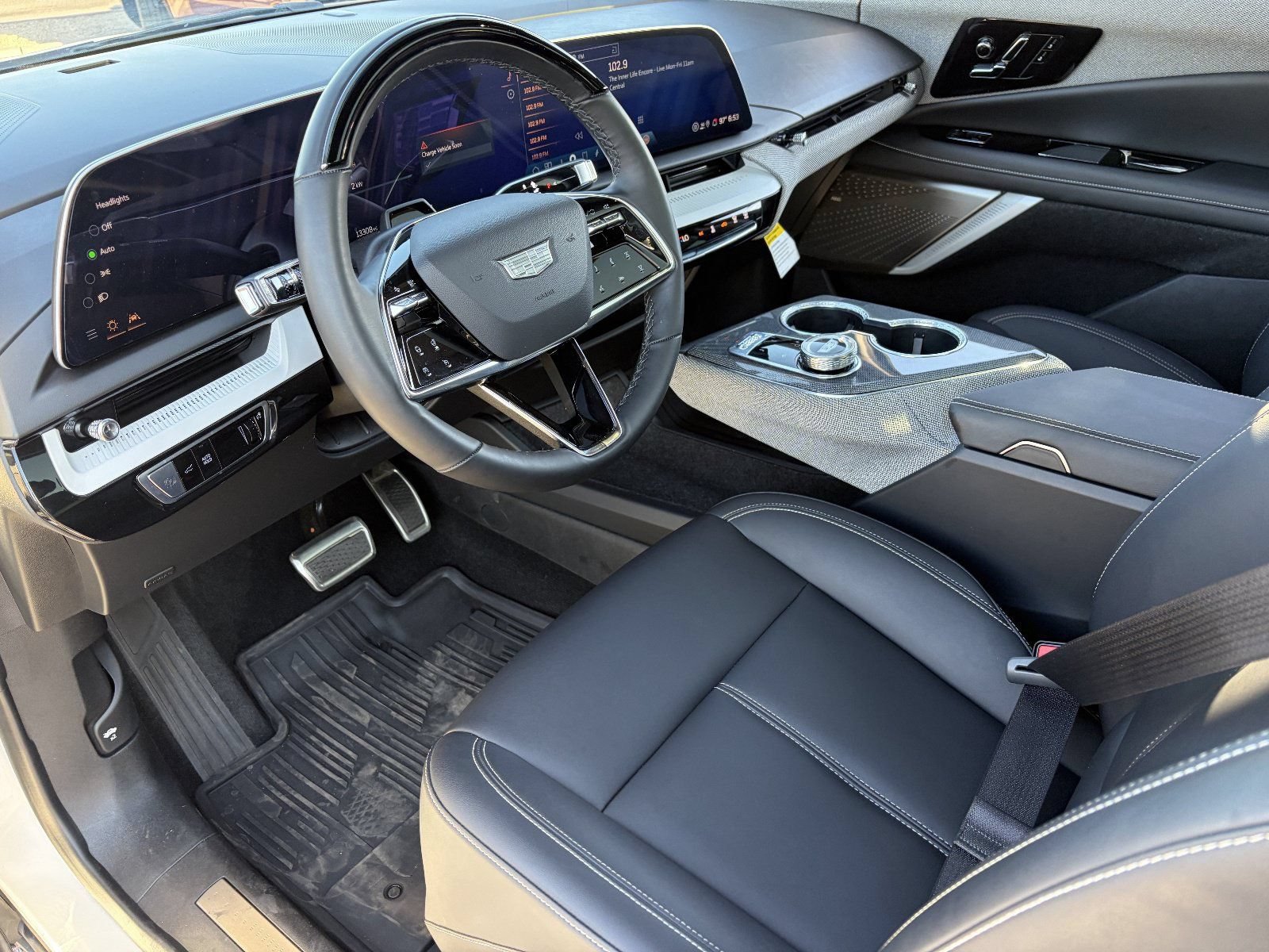 Certified 2025 Cadillac Optiq Sport 1 w/ LPO, ONYX Package AWD/4WD image 19