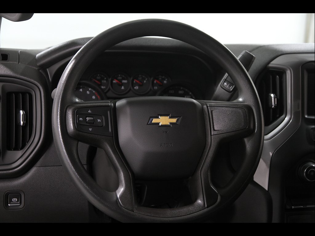 Used 2020 Chevrolet Silverado 1500 Custom w/ Custom Value Package AWD/4WD image 8
