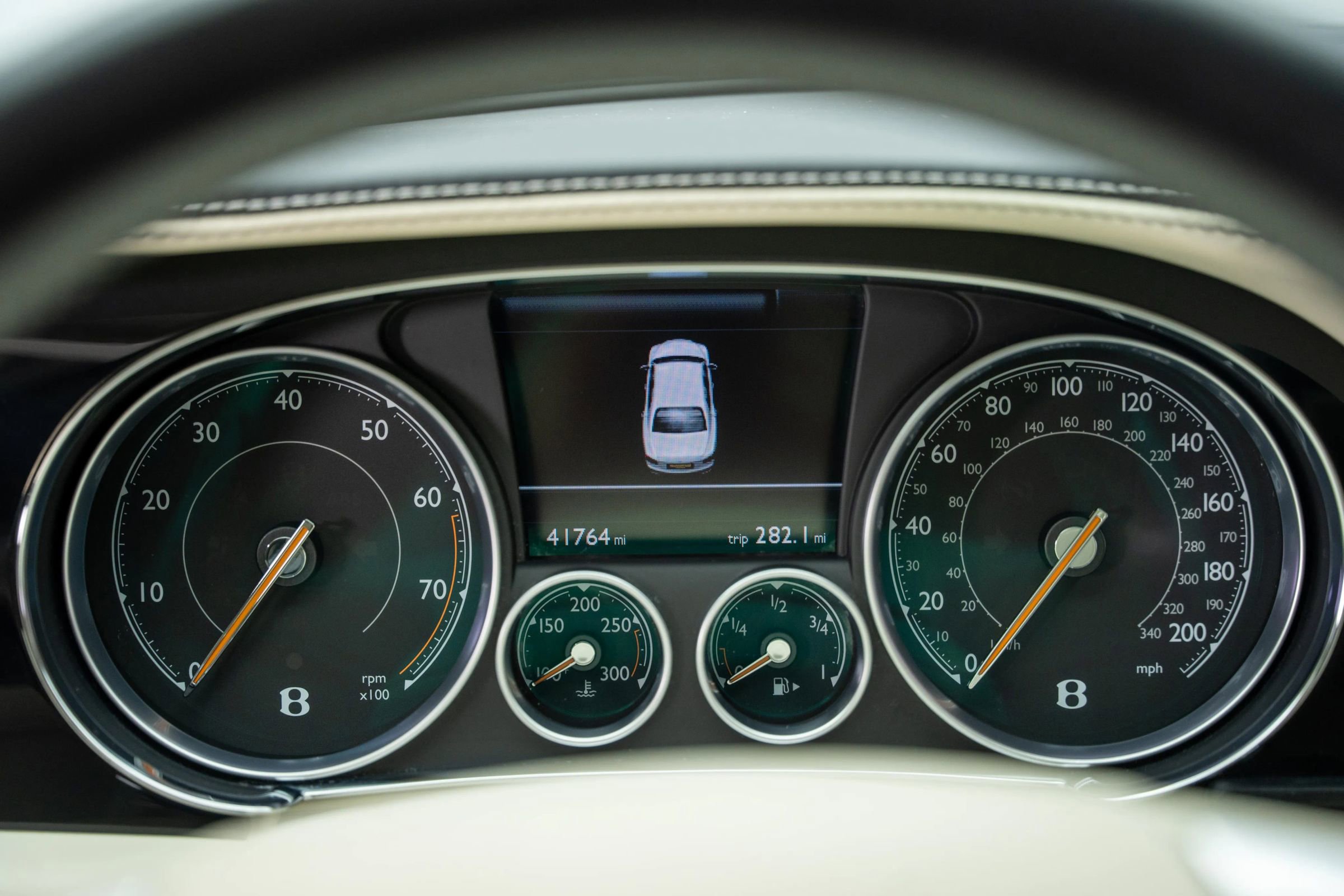 Used 2018 Bentley Flying Spur V8 image 35