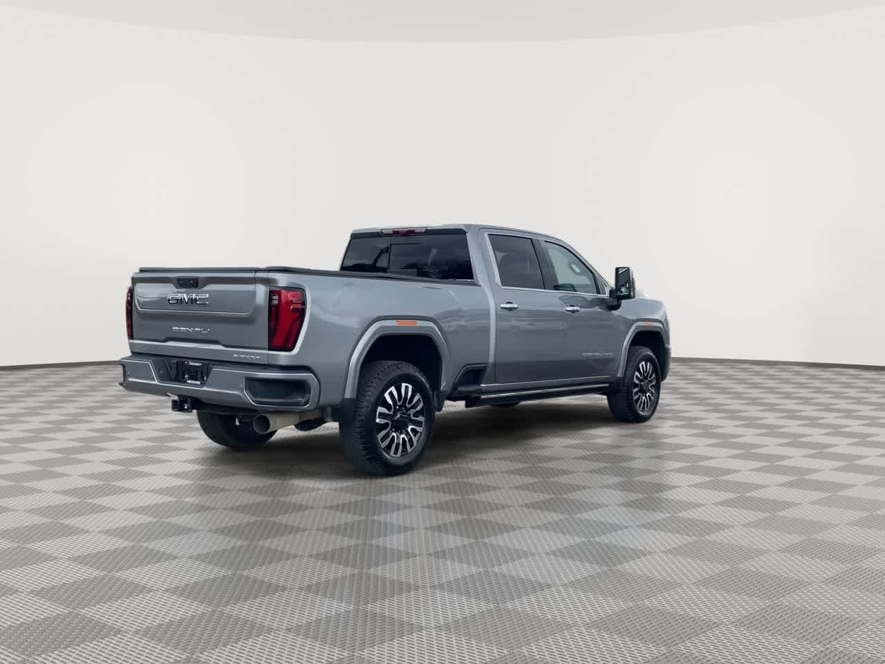 Used 2025 GMC Sierra 2500 Denali Ultimate AWD/4WD image 8