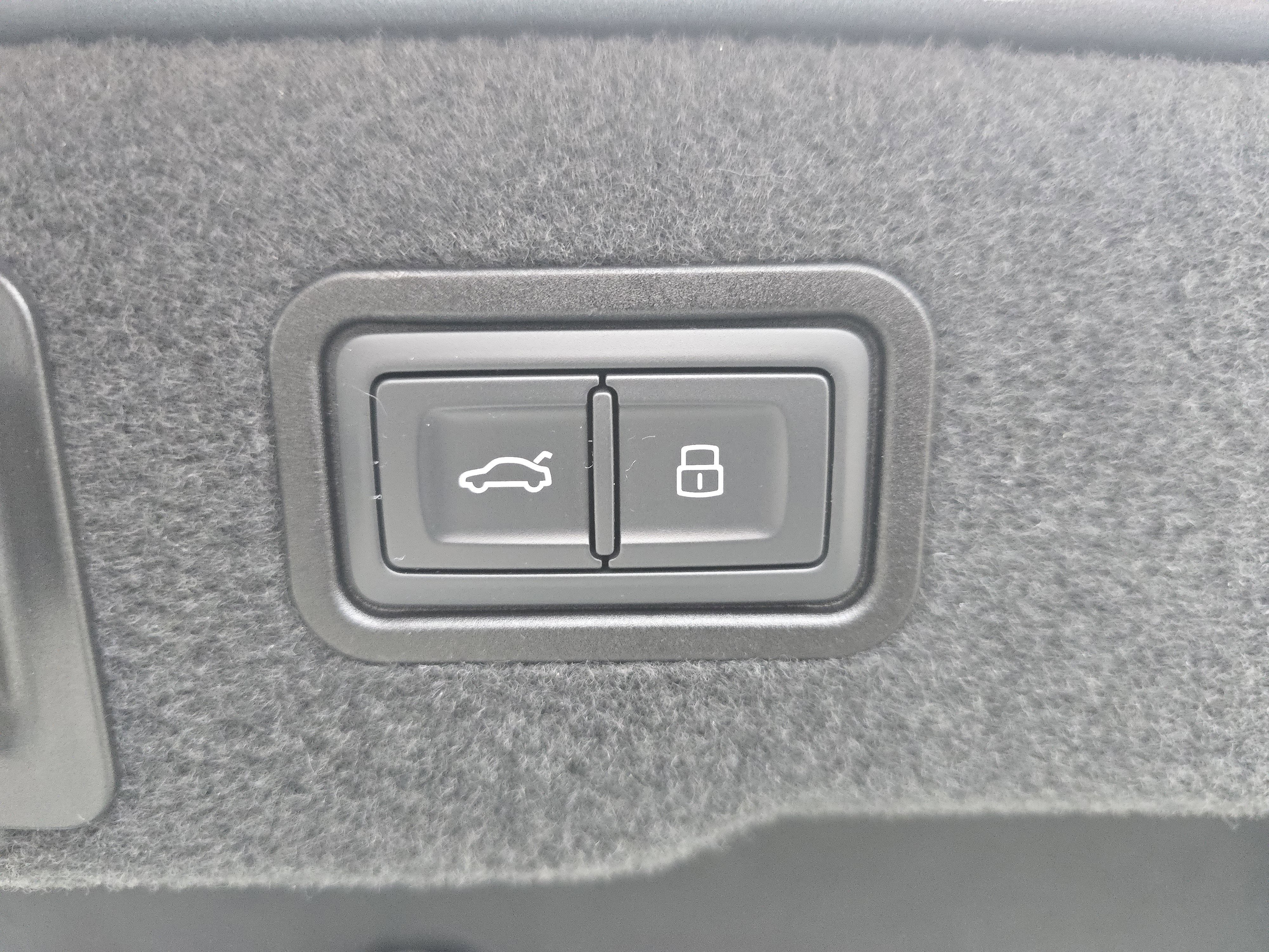 Used 2019 Audi A8 L 3.0T image 18