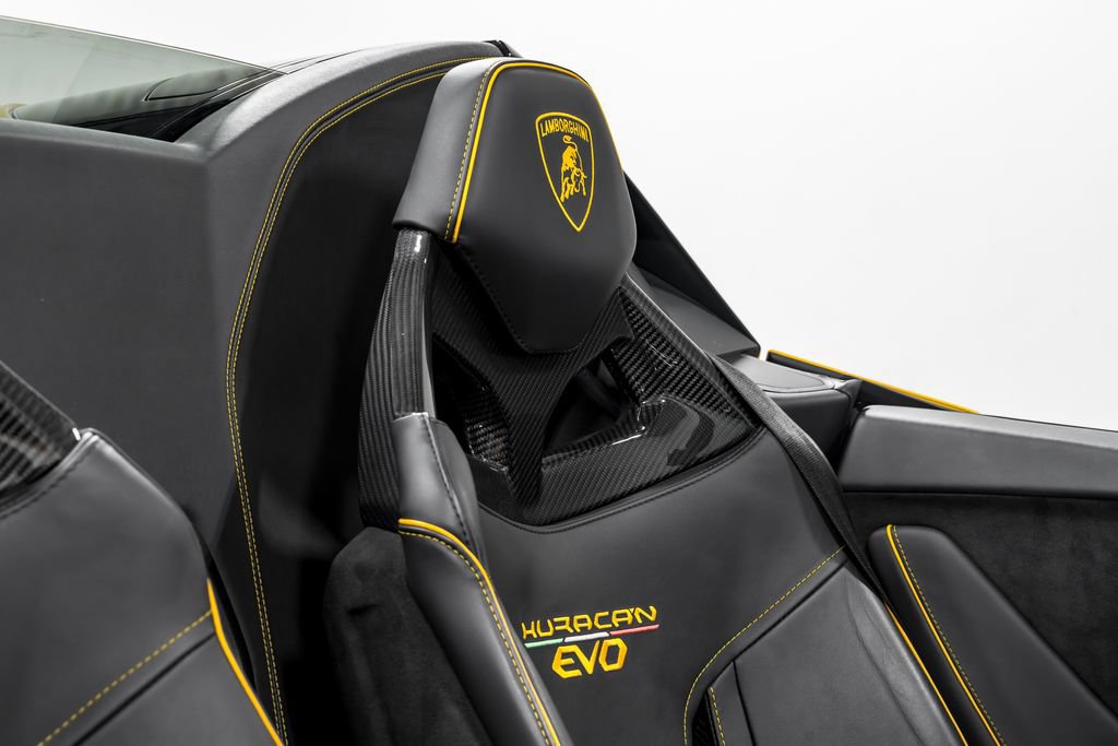 Used 2022 Lamborghini Huracan EVO RWD image 33