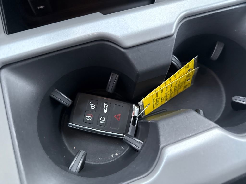 Used 2025 Land Rover Defender 130 V8 image 32