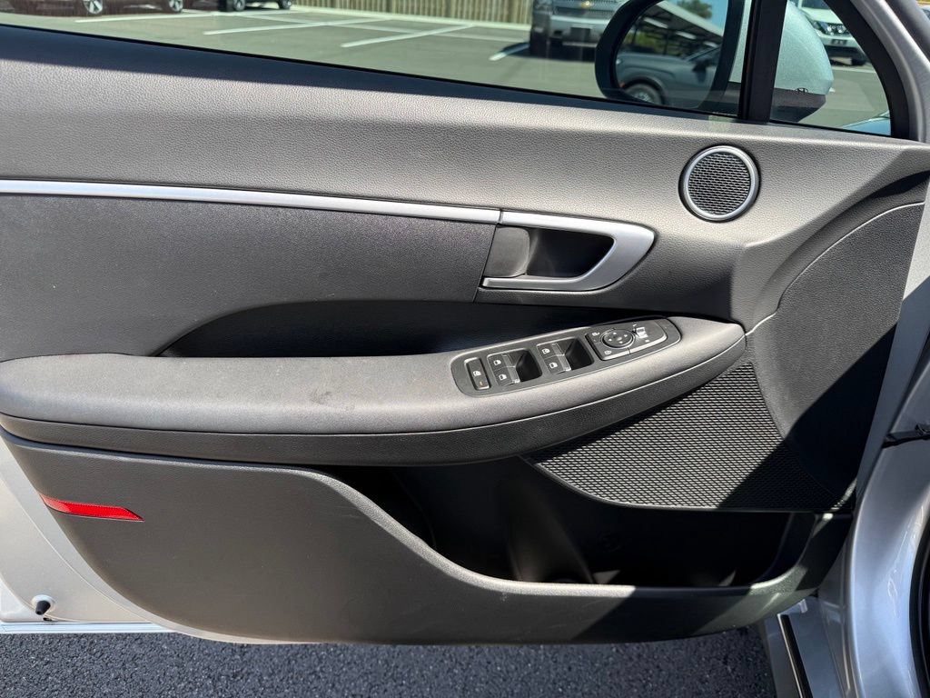Certified 2025 Hyundai Sonata SE FWD image 11