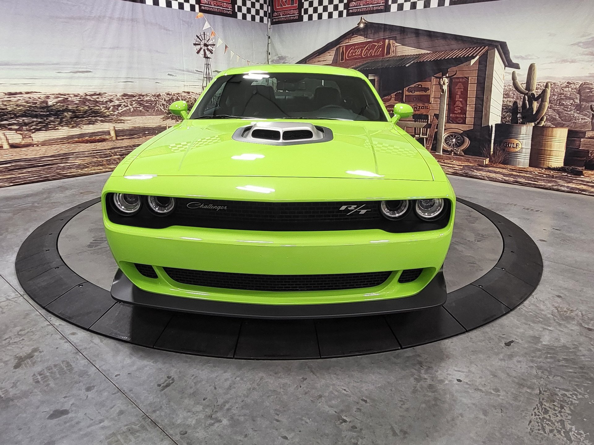 Used 2023 Dodge Challenger R/T Scat Pack RWD image 2