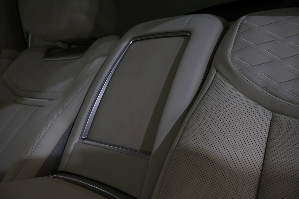 Used 2024 Land Rover Range Rover Long Wheelbase SE image 43