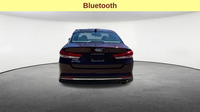 Used 2018 Kia Optima LX w/ 17" Alloy Wheels Package FWD image 7