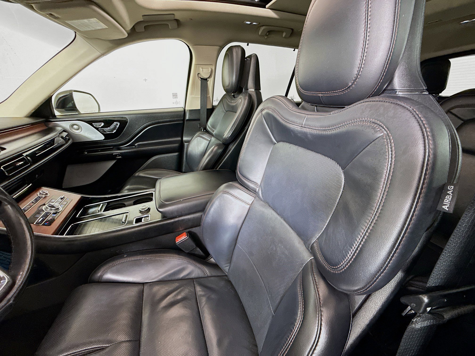 Used 2021 Lincoln Aviator Reserve w/ Equipment Group 202A image 11