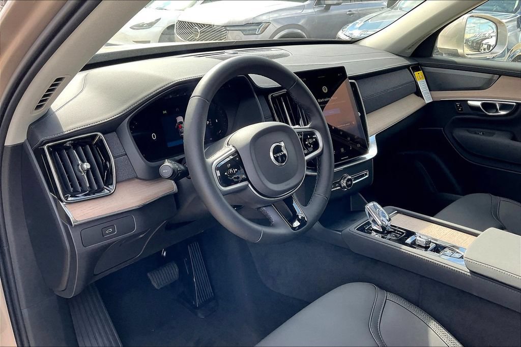 New 2026 Volvo XC90 B5 Plus w/ Protection Package Premier AWD/4WD image 22