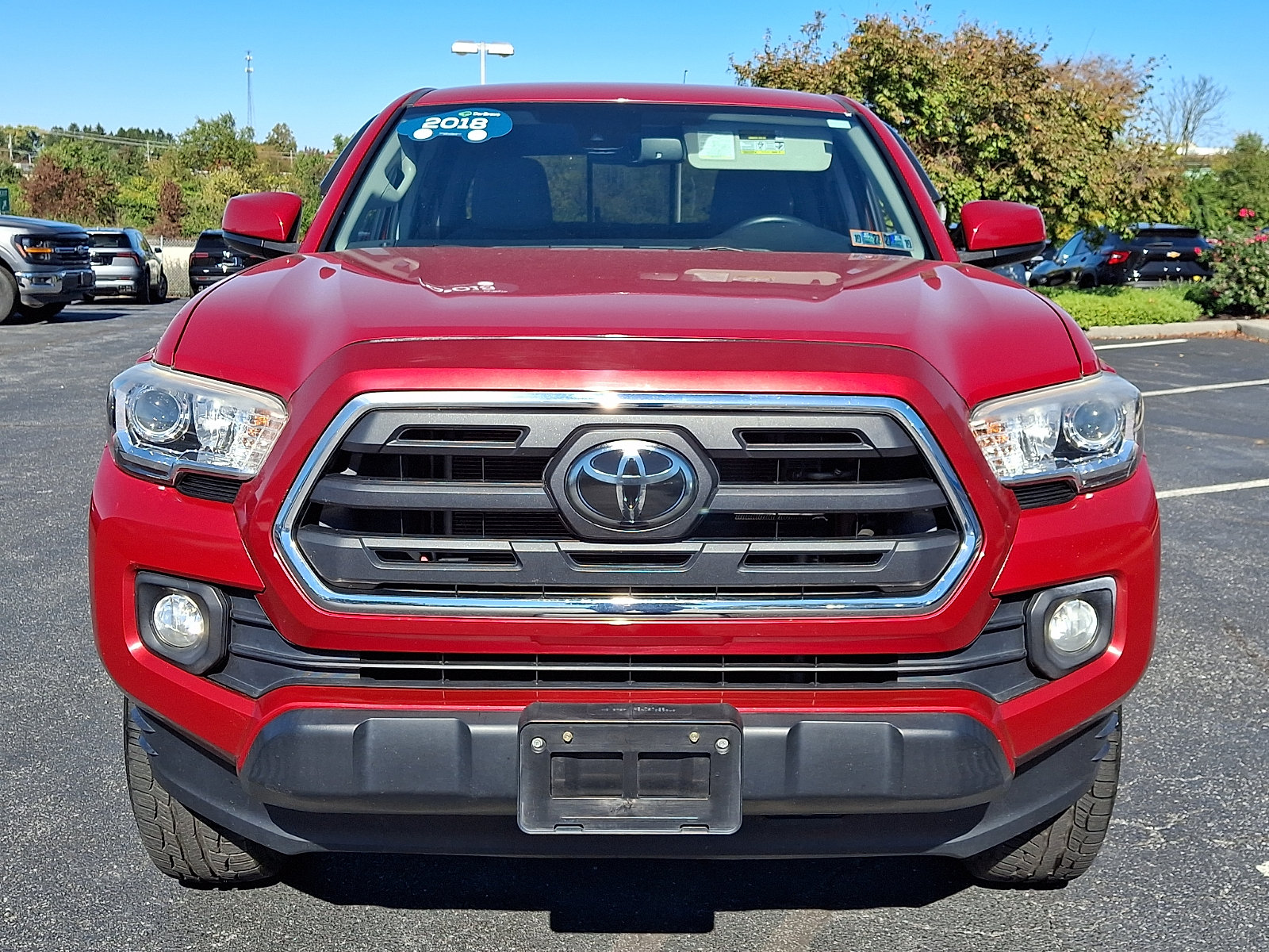 Used 2018 Toyota Tacoma SR5 AWD/4WD image 2