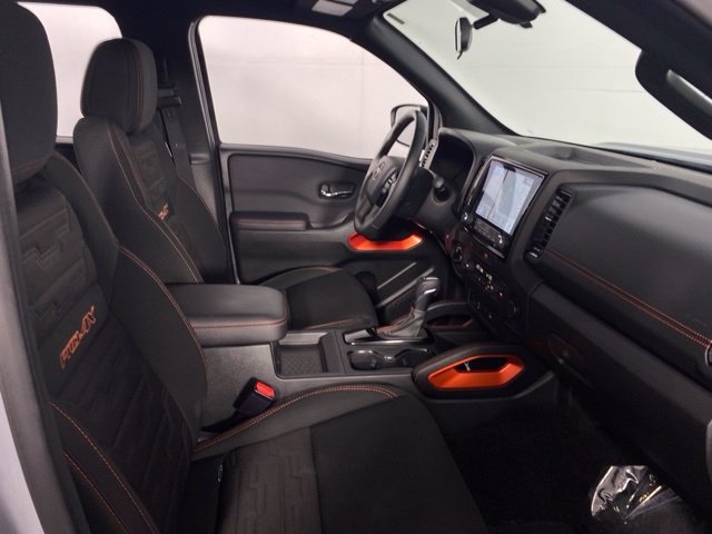 Used 2024 Nissan Frontier PRO-4X w/ Technology Package AWD/4WD image 16