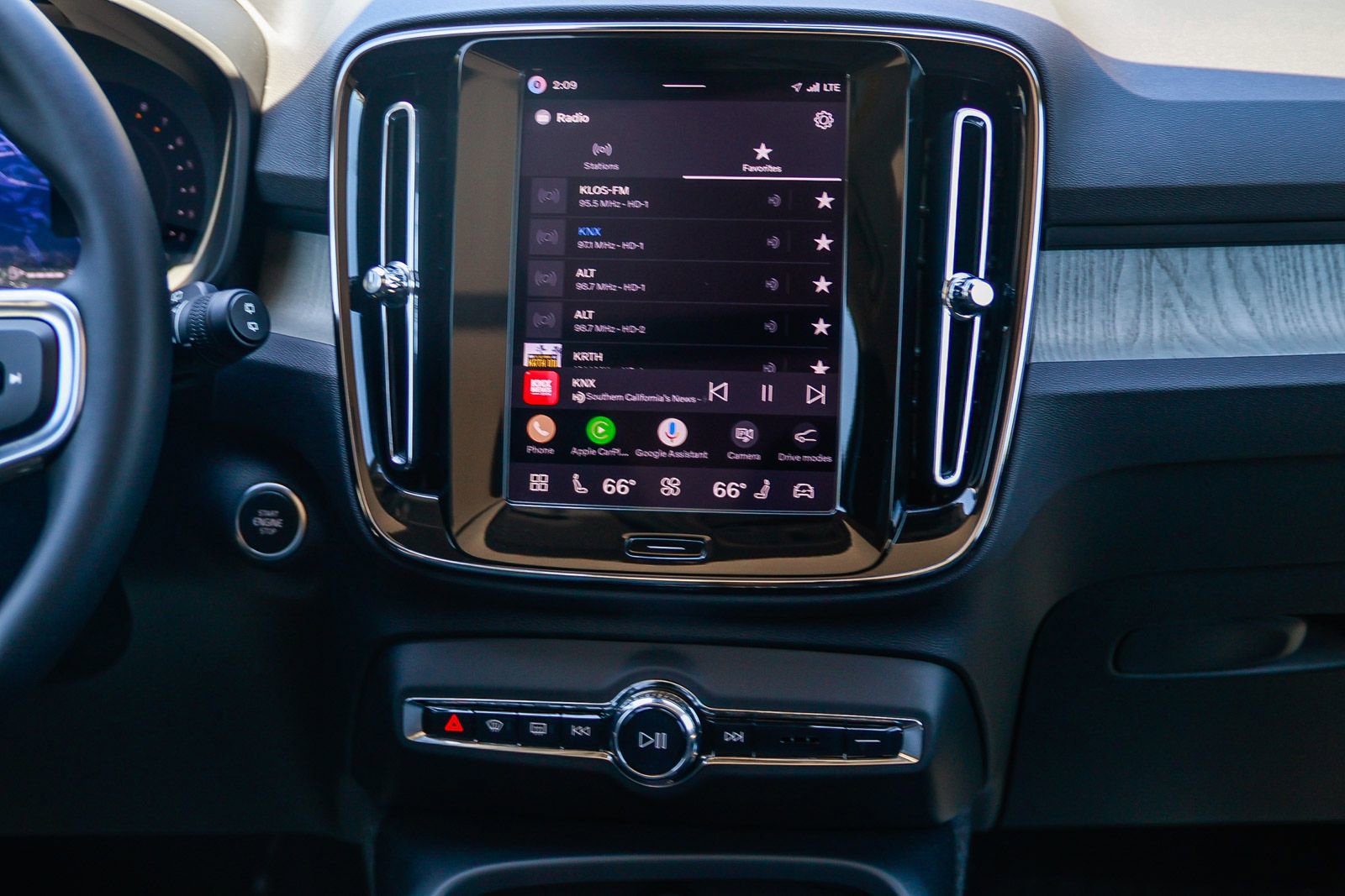 Used 2026 Volvo XC40 B5 Ultra image 14