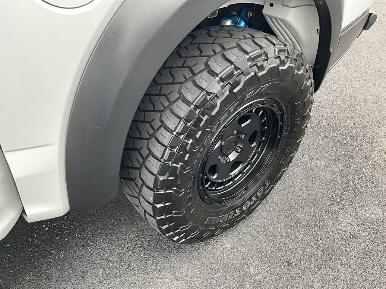 Used 2018 Ford F150 Raptor w/ Equipment Group 802A Luxury image 40