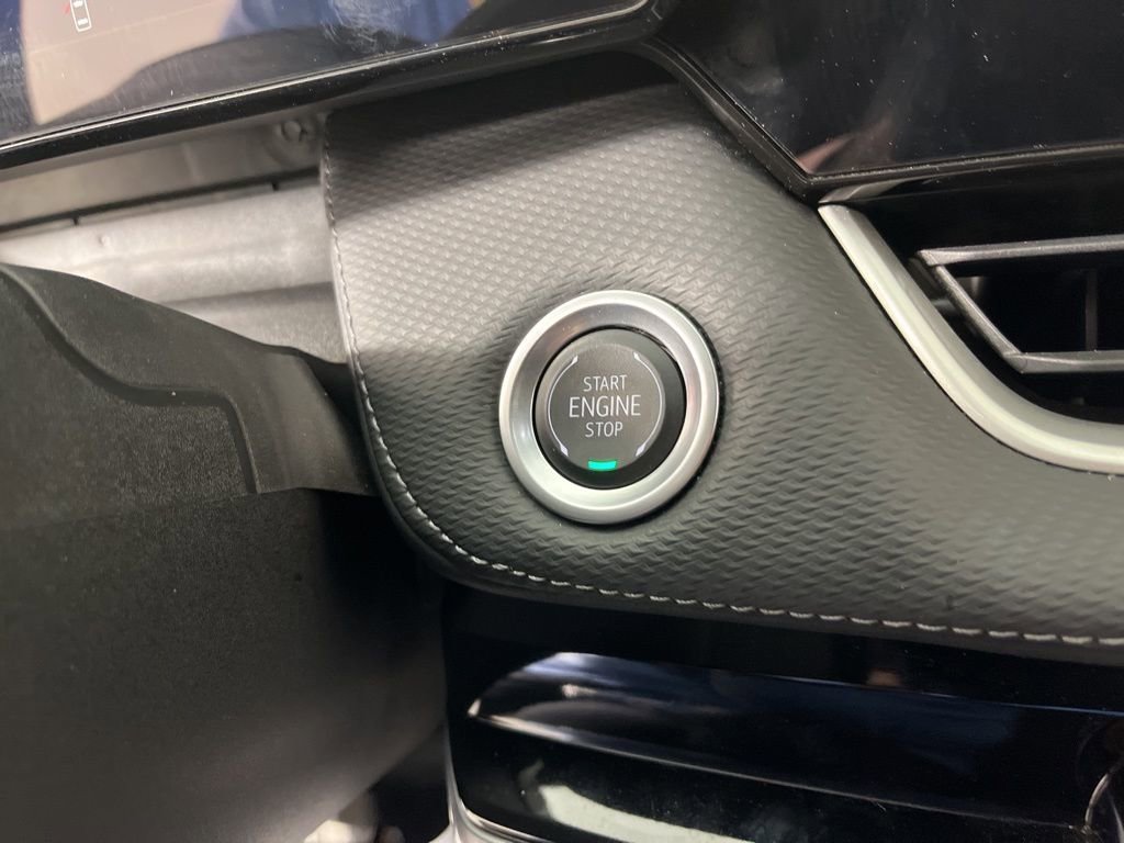 Used 2025 Chevrolet Equinox LT FWD image 30
