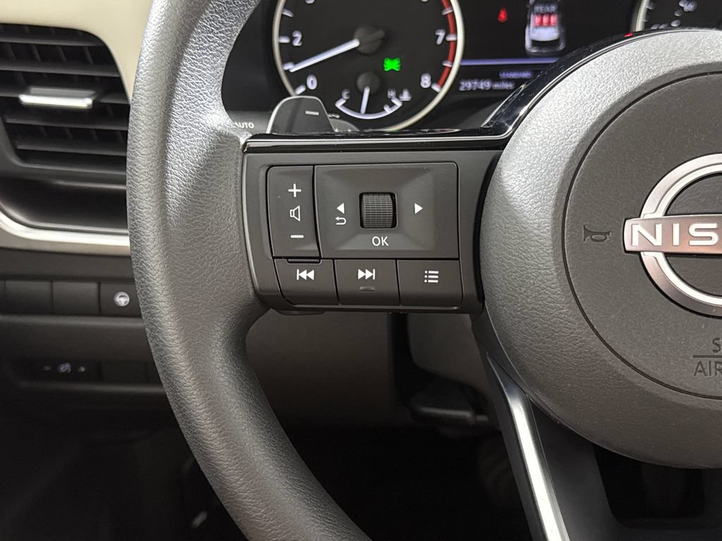 Used 2023 Nissan Rogue SV FWD image 16