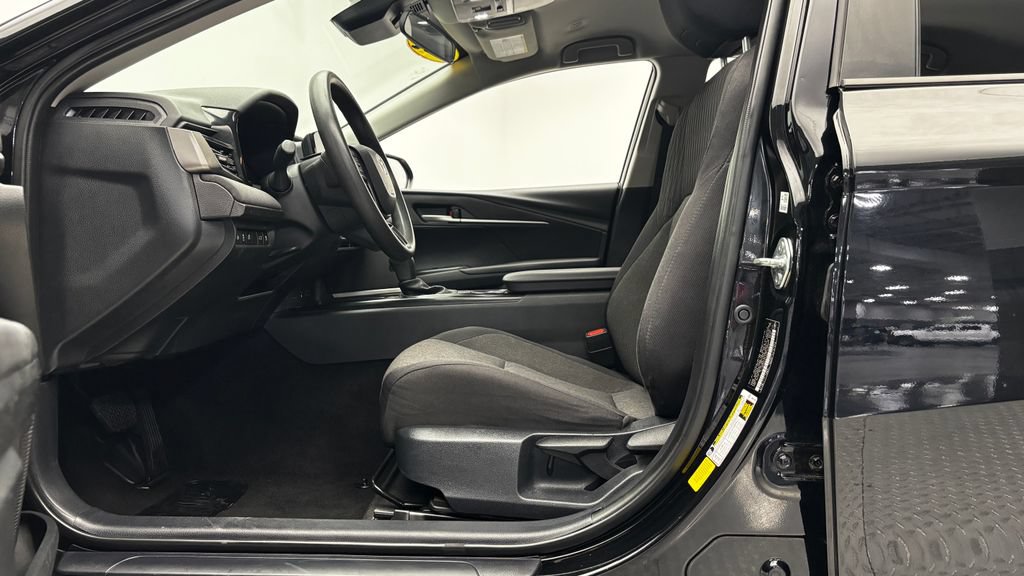 Used 2025 Toyota Camry LE FWD image 15