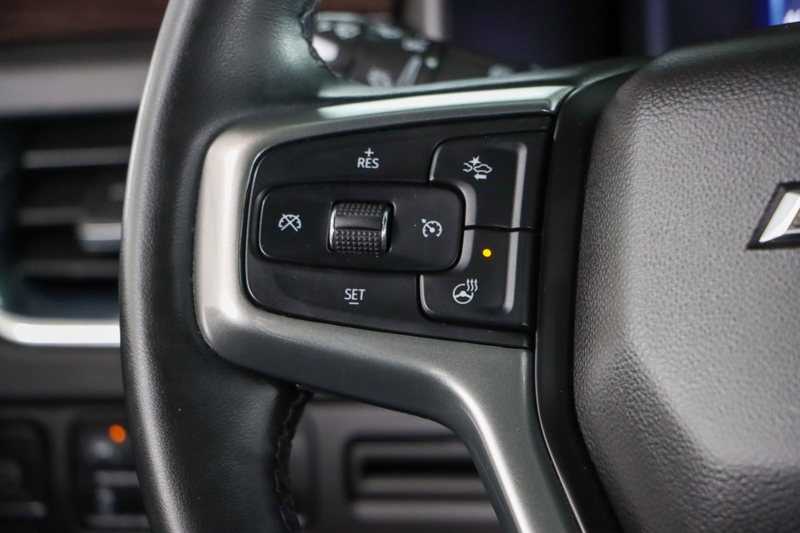 Used 2023 Chevrolet Tahoe Z71 w/ Luxury Package image 14