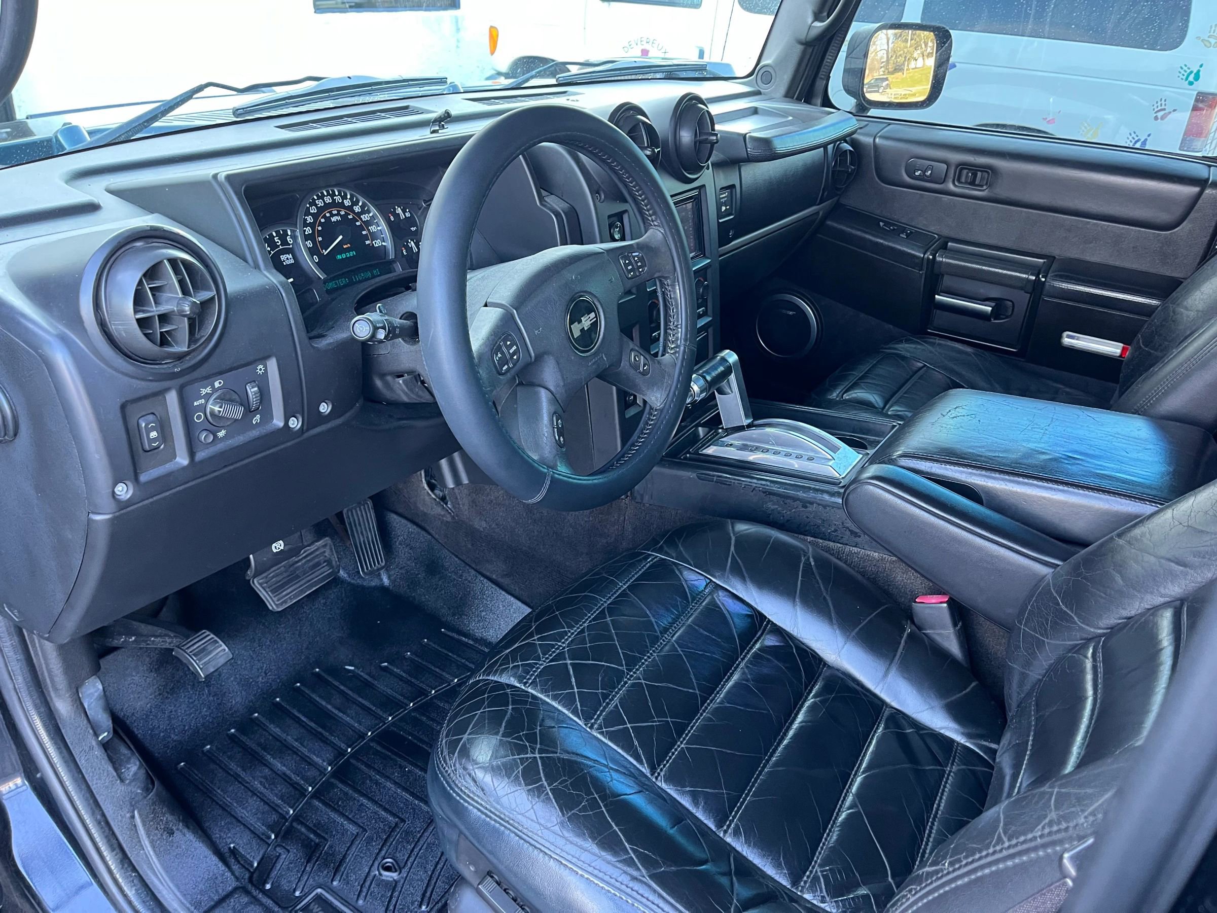 Used 2005 HUMMER H2 SUT w/ Preferred Equipment Group image 8