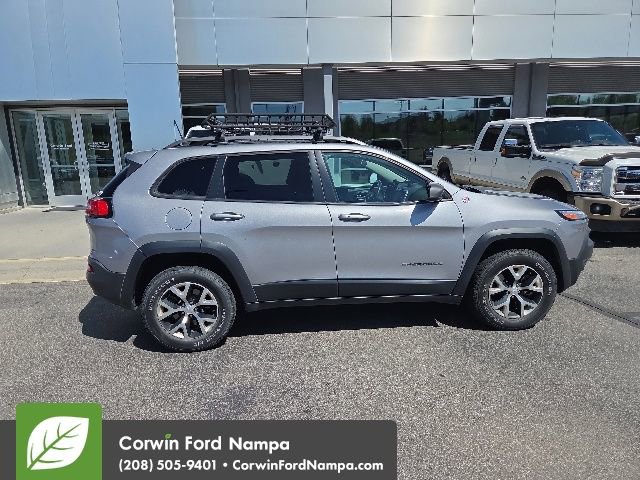 Used 2018 Jeep Cherokee Trailhawk w/ Cold Weather Group AWD/4WD image 8