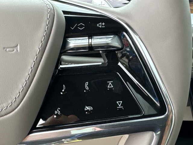 New 2026 Cadillac Escalade Platinum Sport w/ LPO, ONYX Package AWD/4WD image 29