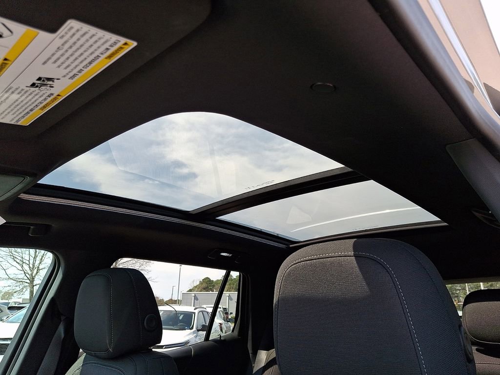 New 2026 Chevrolet Equinox LT w/ LPO, Floor Liner Package image 11