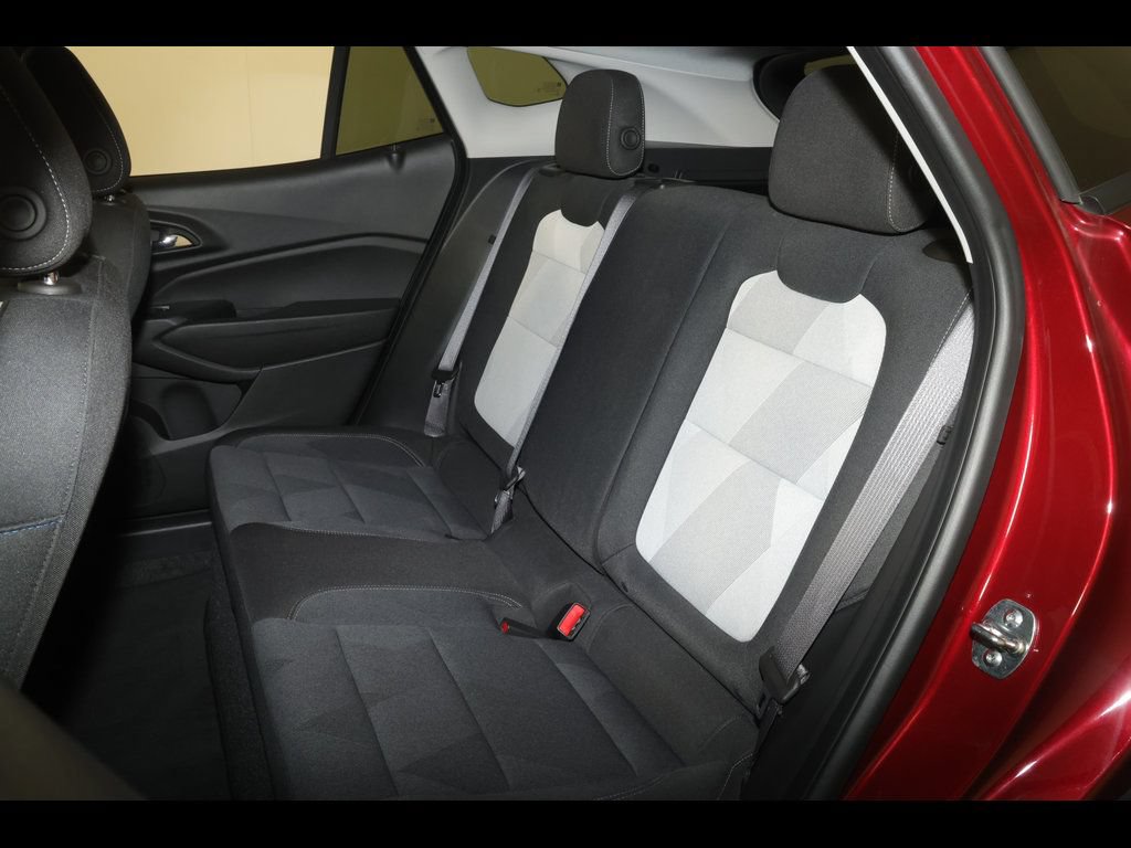 Certified 2025 Chevrolet Trax LS w/ LS Convenience Package FWD image 26