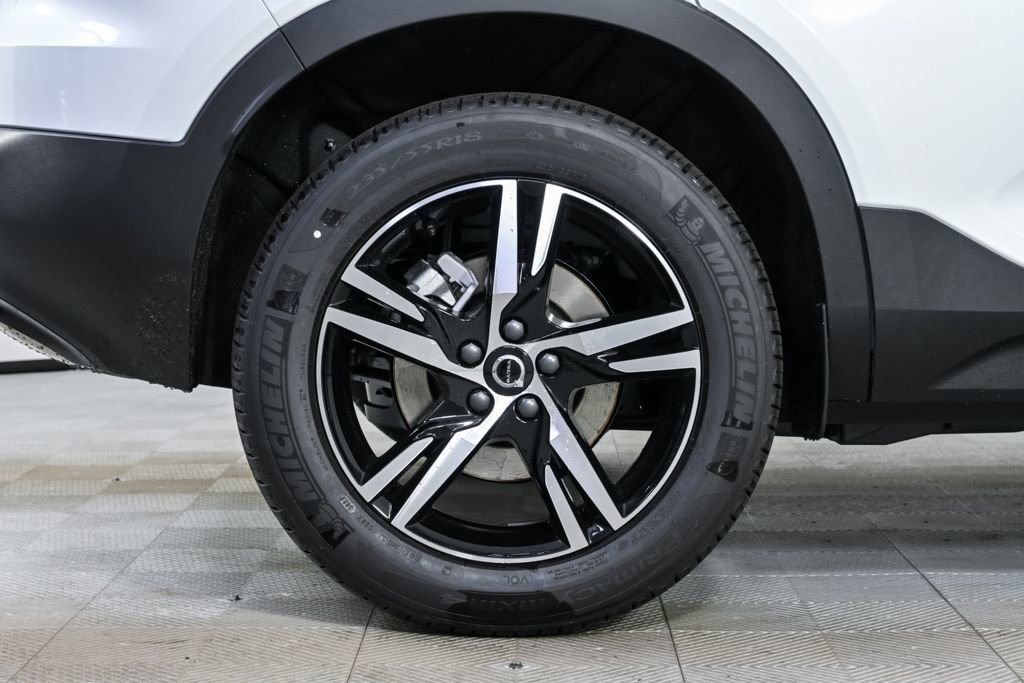 New 2026 Volvo XC40 B5 Core image 37
