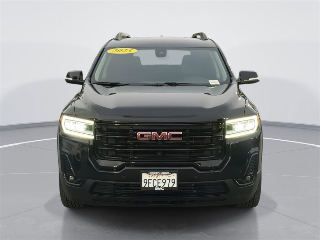 Used 2023 GMC Acadia SLT w/ Elevation Edition image 2