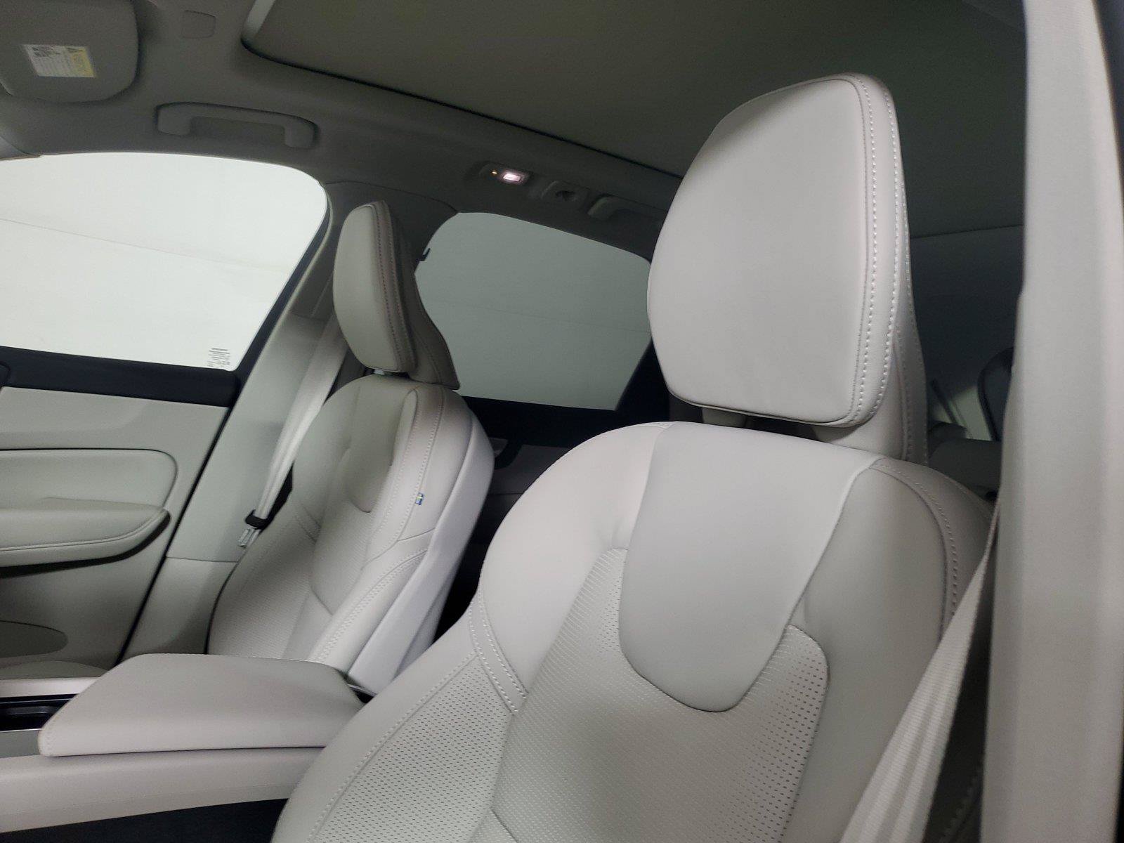 New 2027 Volvo XC60 B5 Ultra AWD/4WD image 23