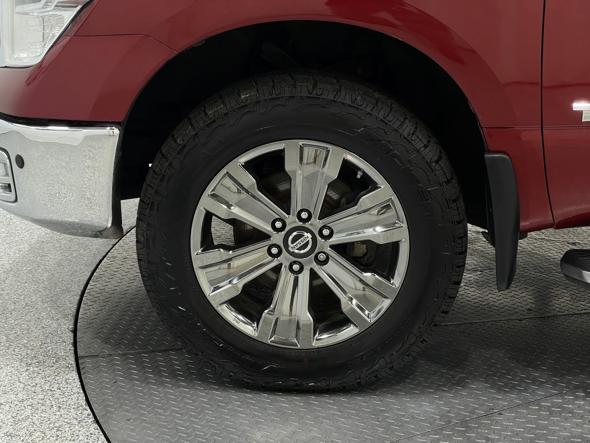 Used 2017 Nissan Titan SL w/ Chrome Package image 33